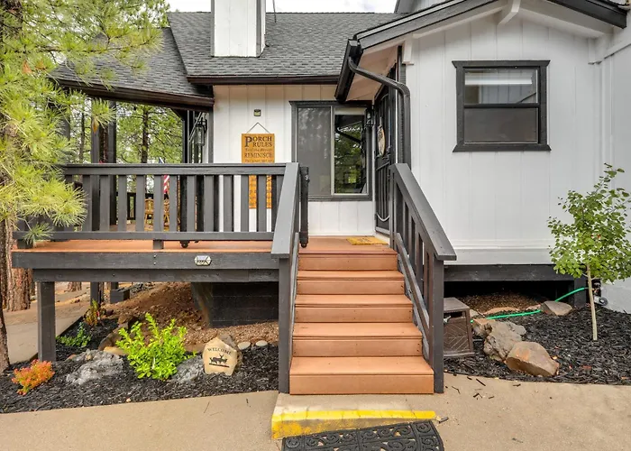 Wraparound Deck & Poker Room: In Holiday home *