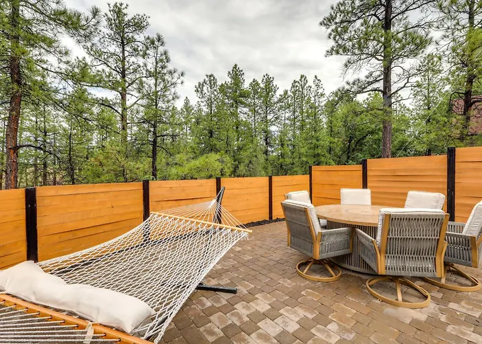 Wraparound Deck & Poker Room: In Munds Park