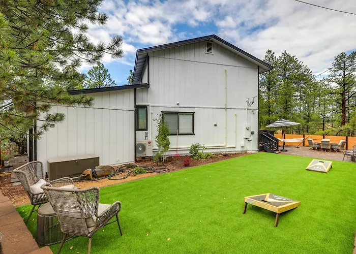 Holiday home Wraparound Deck & Poker Room: In Munds Park